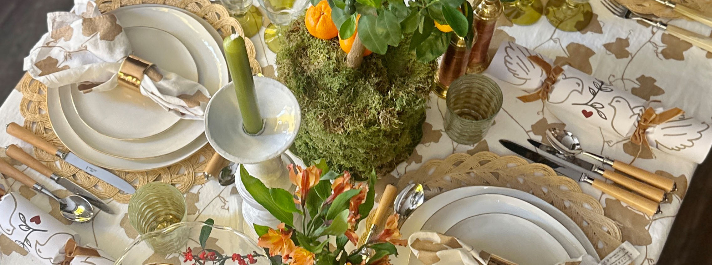 'Gold Ivy' Rustic Festive Tablescape