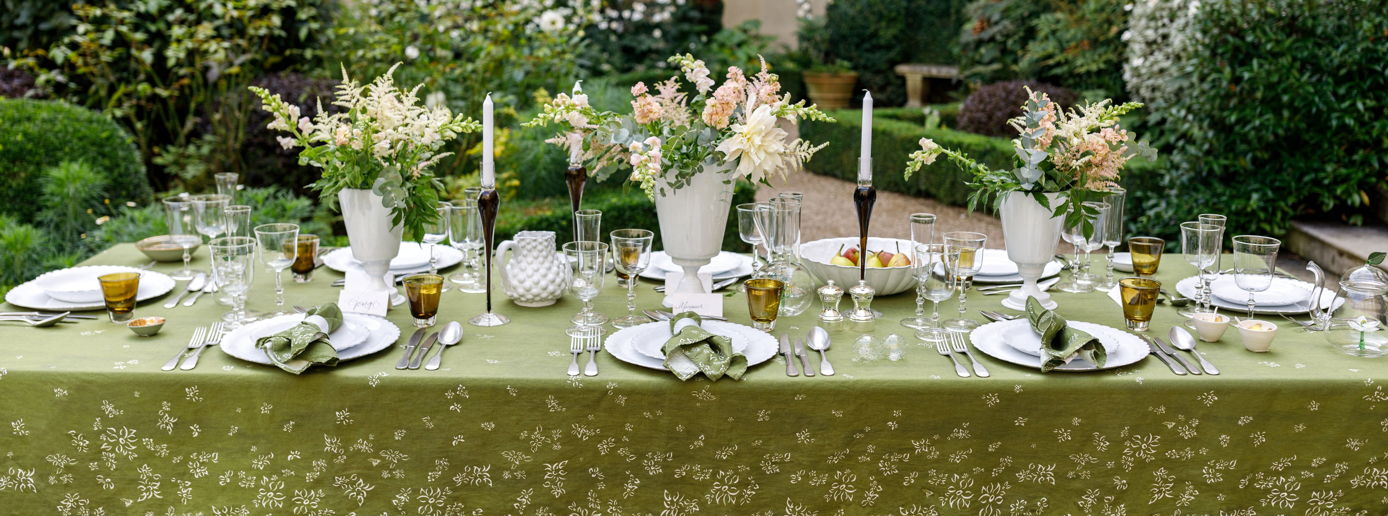 Avocado Green 'S&Bee' Tablescape