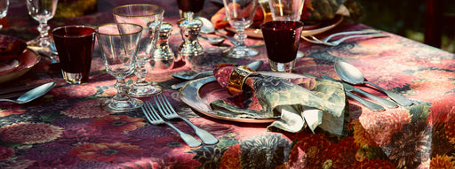 Dahlia - An Outdoor Tablescape