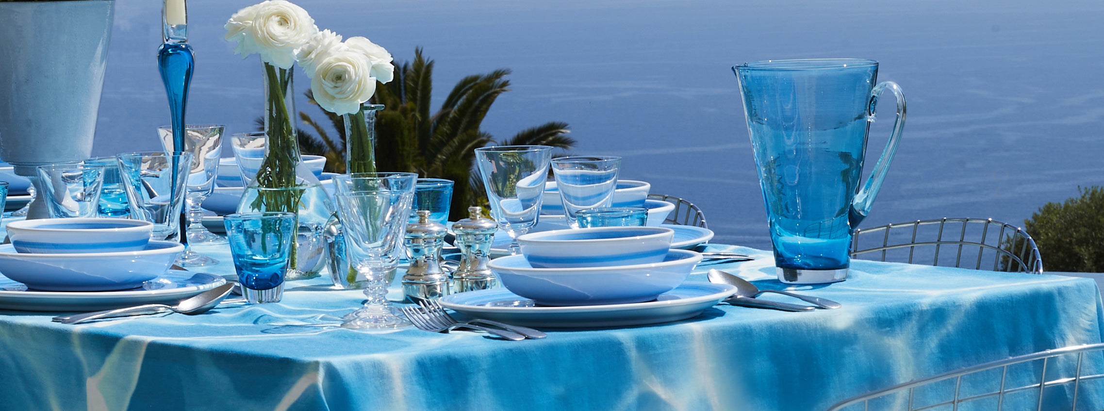 'La Piscine' Tablescape