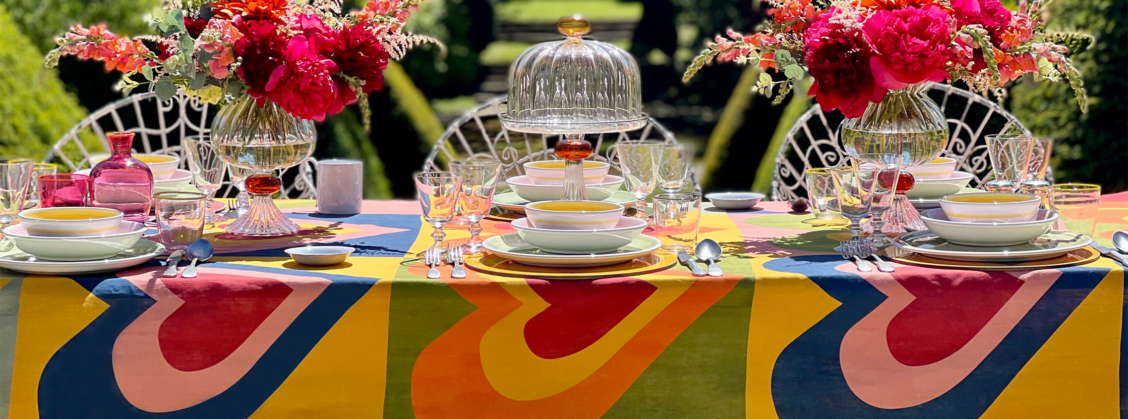 'Queen of Hearts' Tablescape