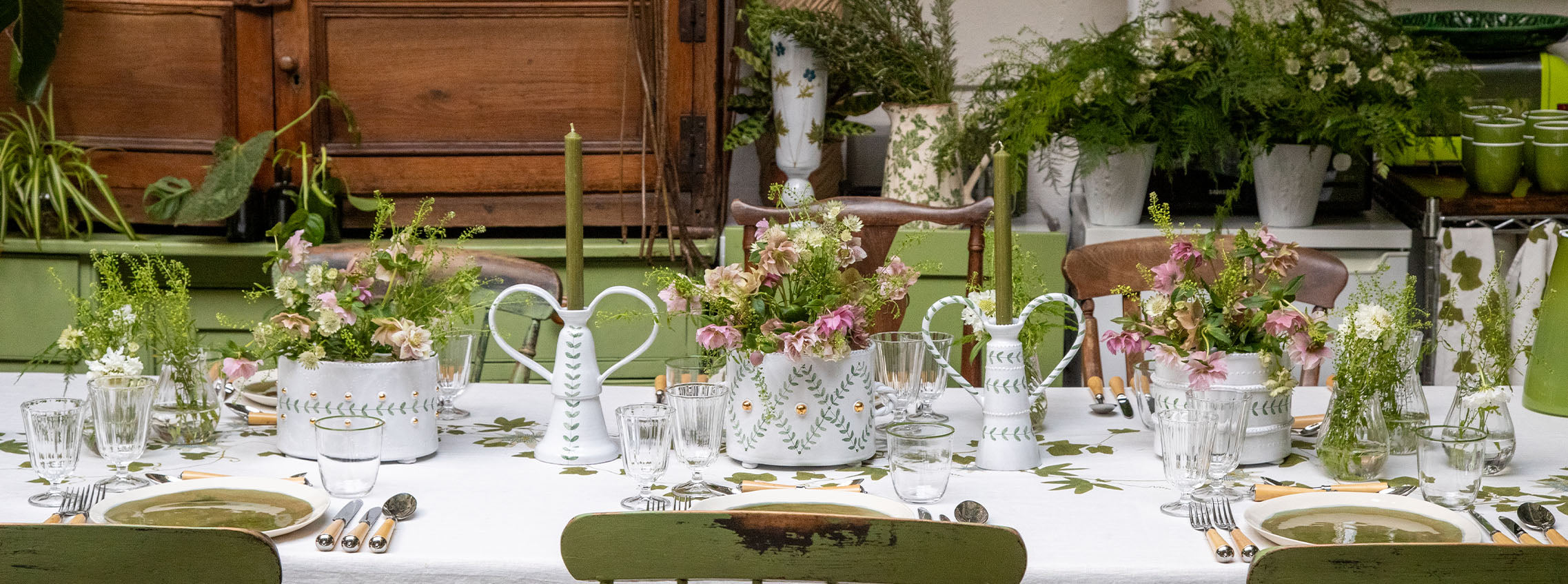 Passiflora Rustic Brunch Tablescape