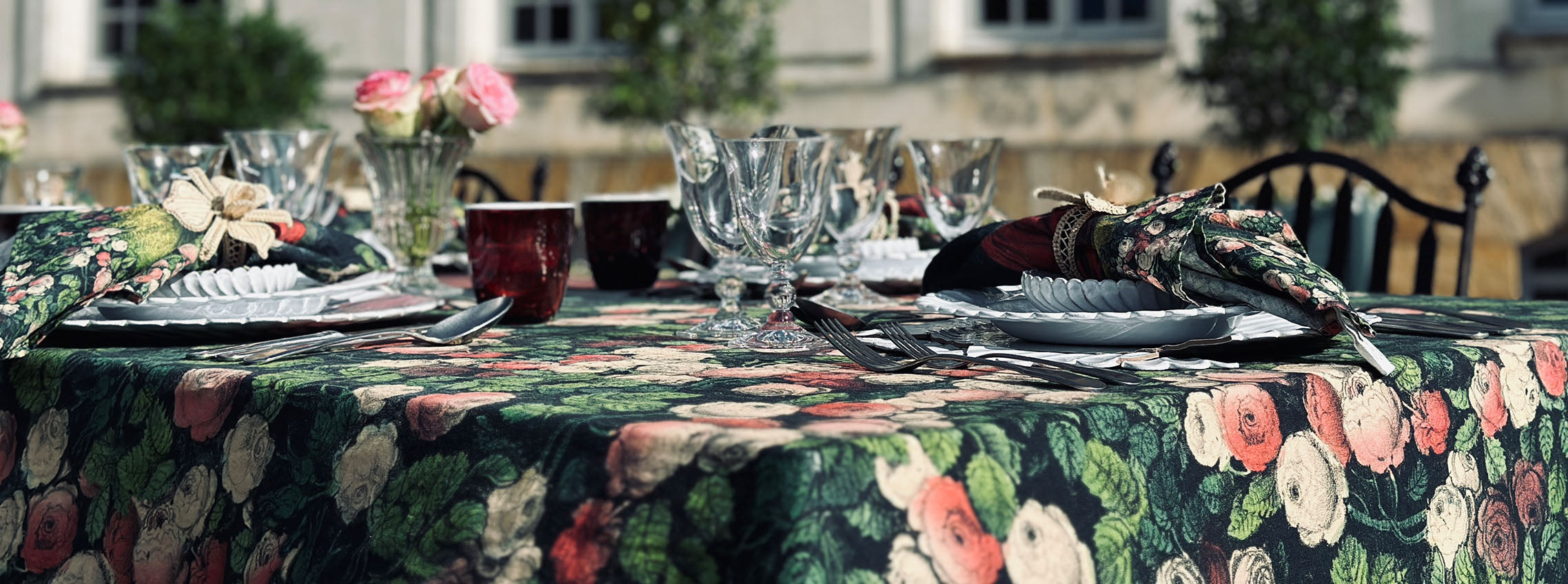 'Sleeping Beauty' Alfresco Luncheon Tablescape