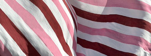 Raspberry Red & Rose Pink Tablescape