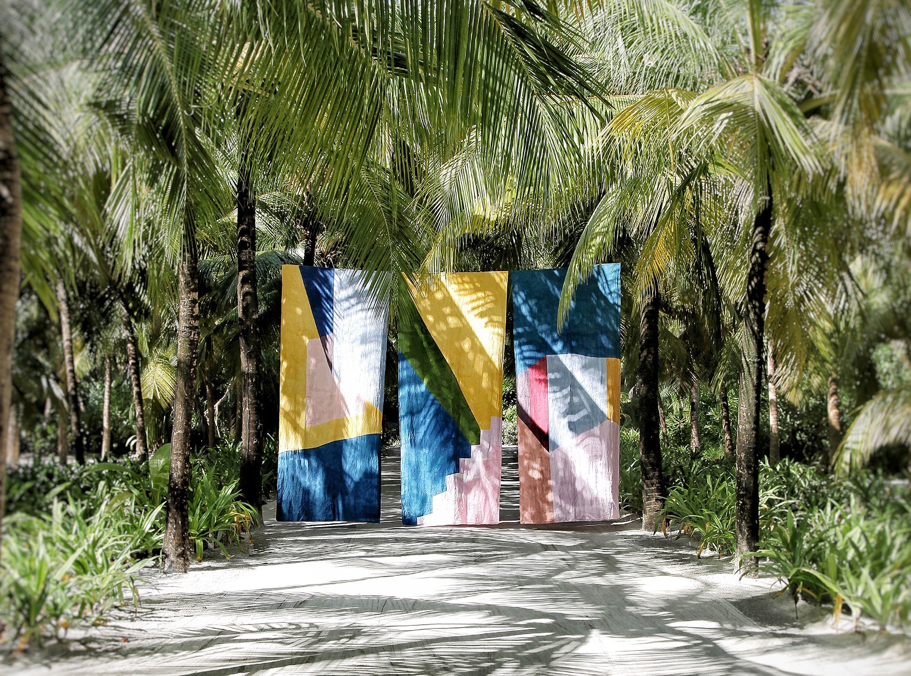 "Rays" Block Colour Linen Tablecloth in Multicolours