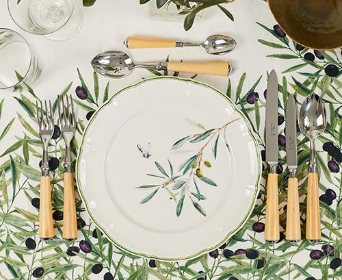 Olive Branch Scalloped Dinner Plate With Small Insect, 26cm