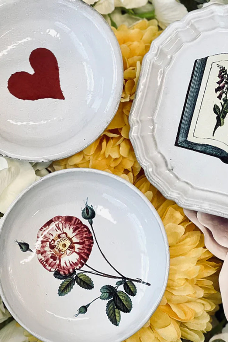 Scalloped Bouton de Rose Trinket by Astier de Villatte, 15cm