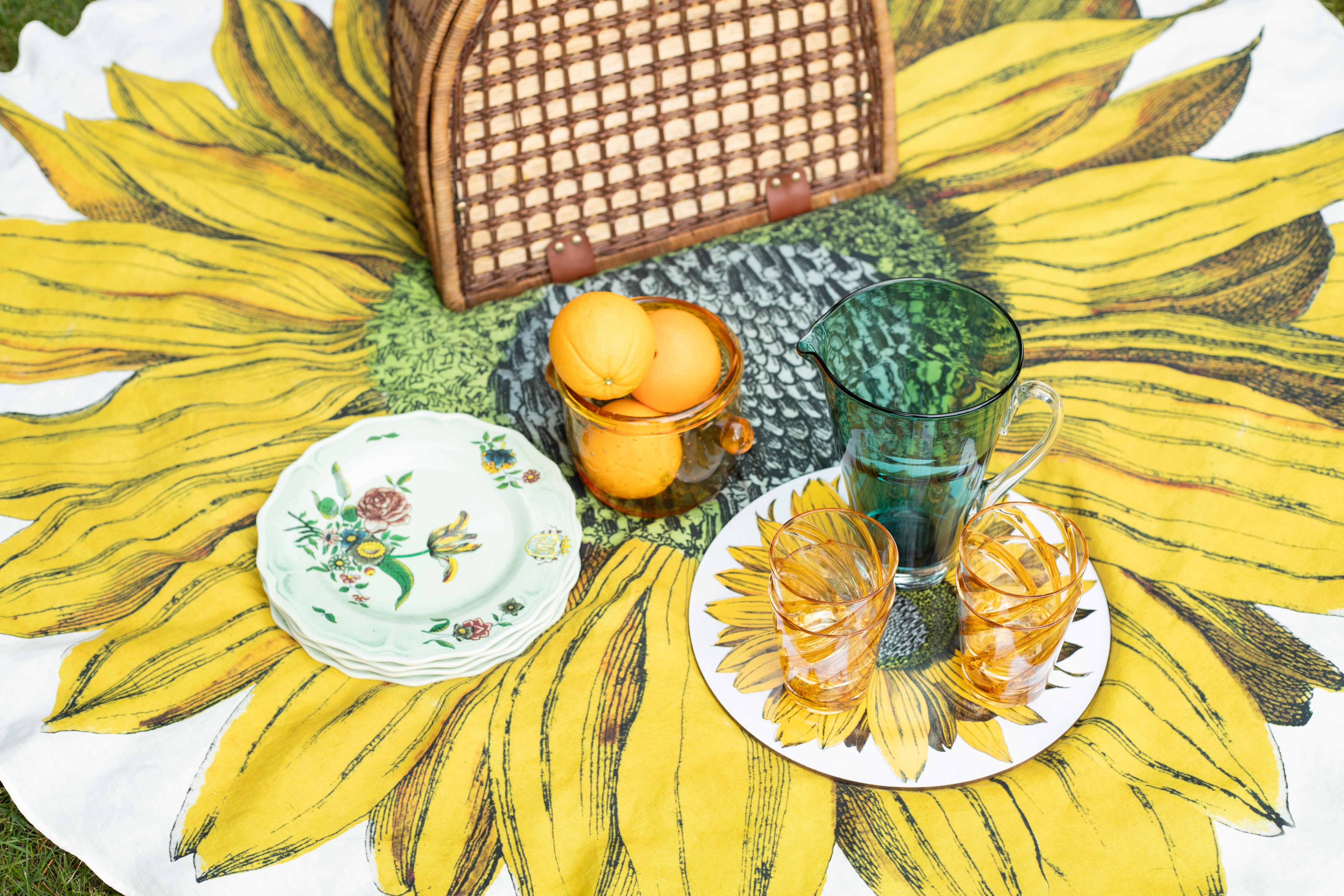 S&B x John Derian 'Sunflower' Round Occasional Linen Tablecloth, 165cm