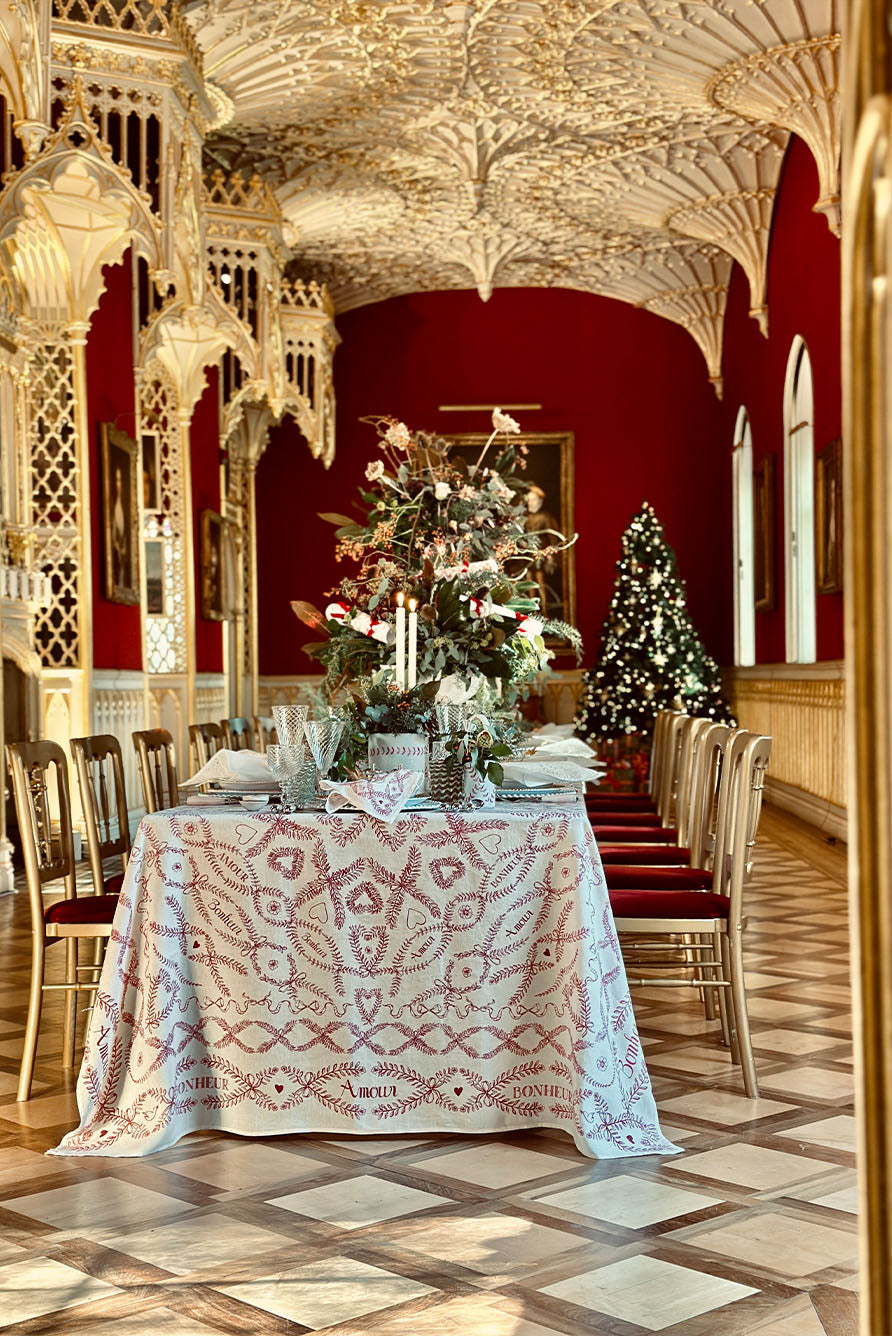 'Amour Bonheur' Linen Tablecloth