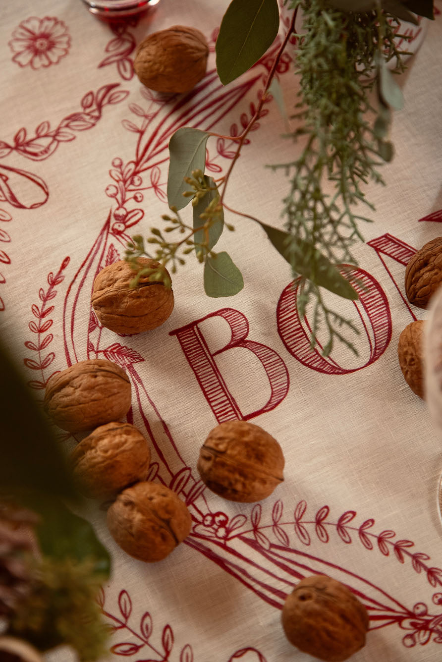'Amour Bonheur' Linen Tablecloth