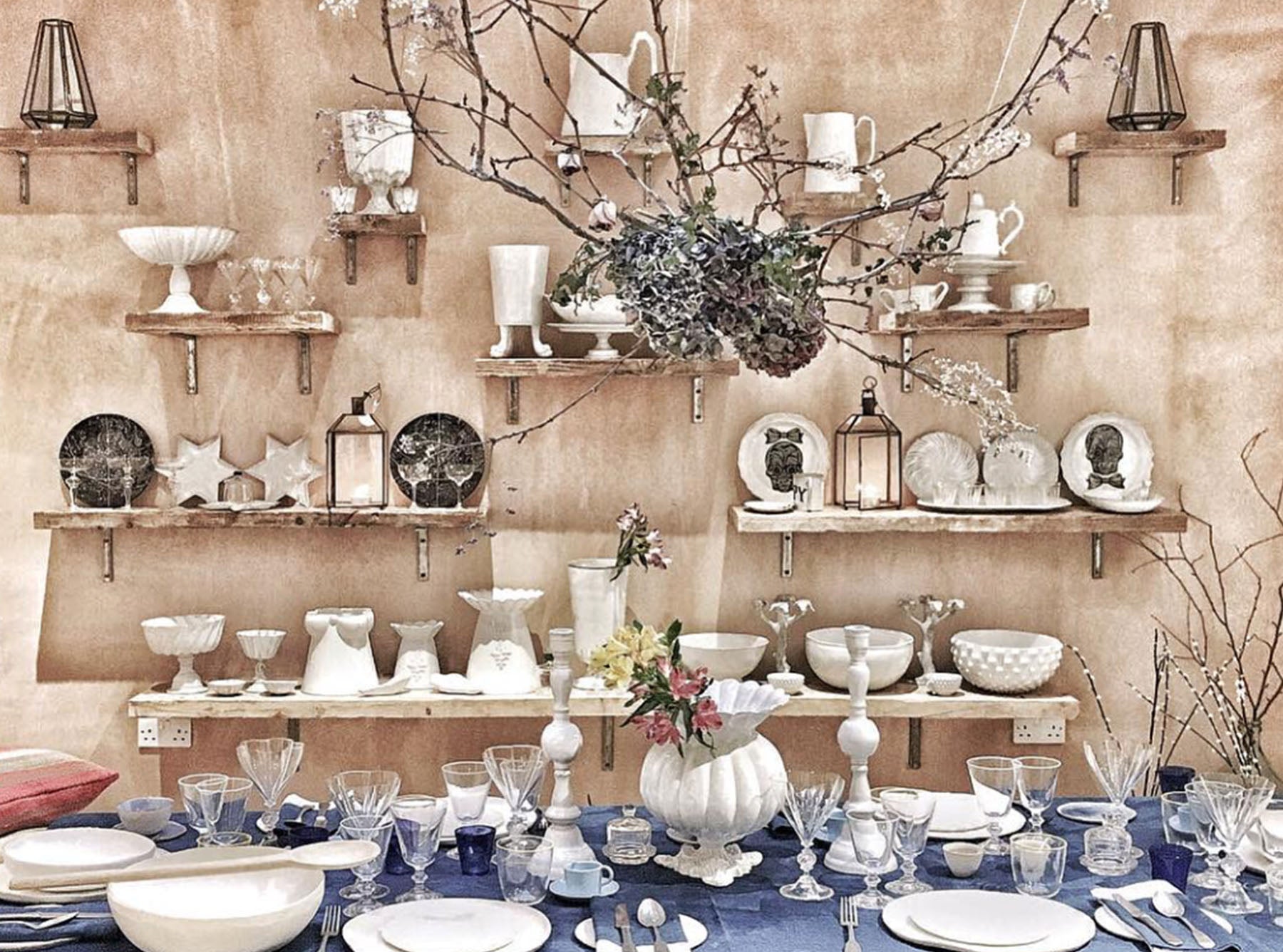 Daisy Dinner Plate by Astier de Villatte, 31cm