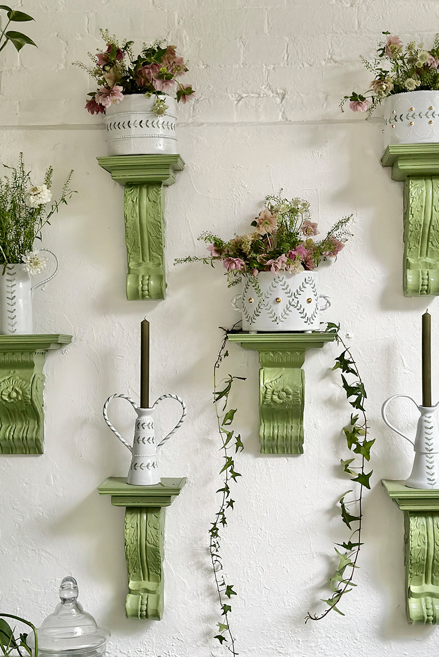 Green Laurel Scalloped Napkin Ring