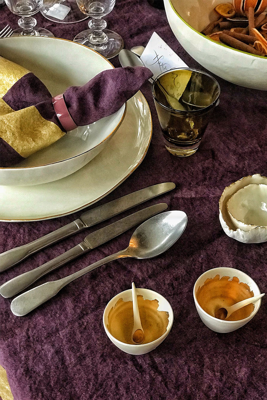 'Full Field' Linen Tablecloth in Grape Purple