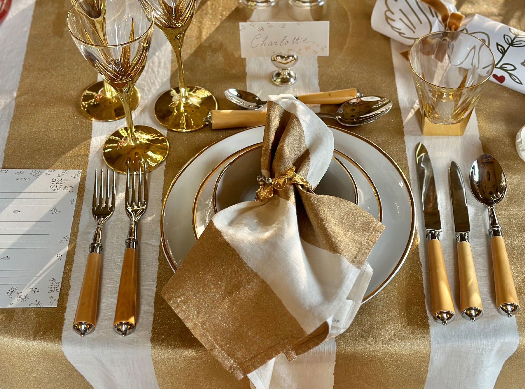 Mistletoe Pewter Napkin Ring in Gold & Silver