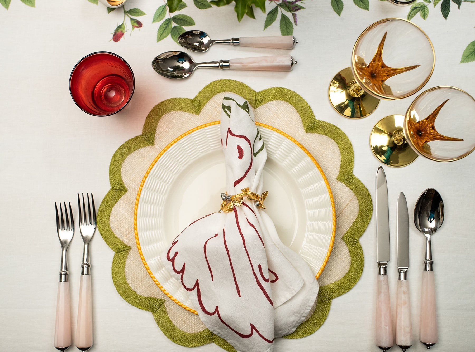 Mistletoe Pewter Napkin Ring in Gold & Silver