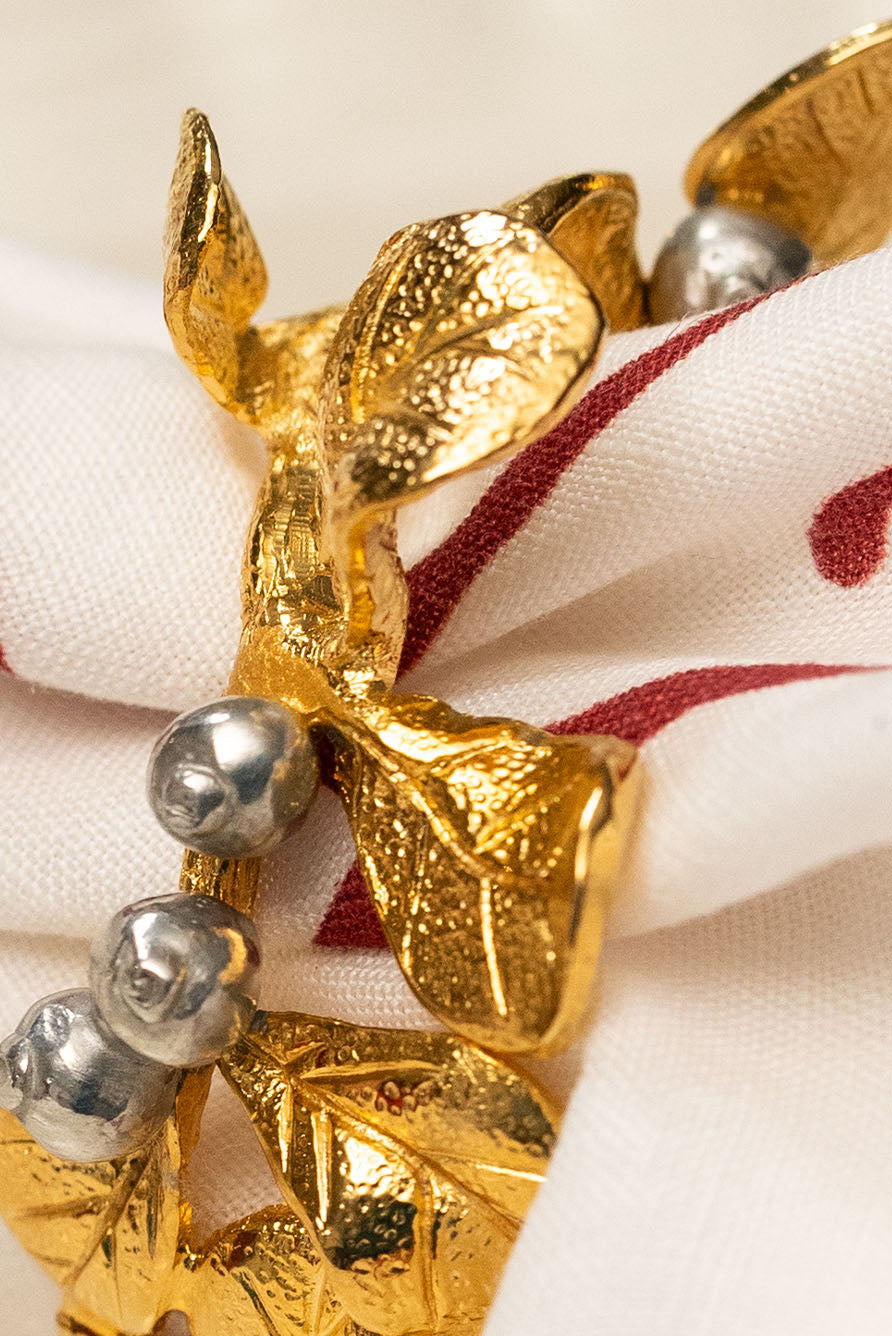 Mistletoe Pewter Napkin Ring in Gold & Silver