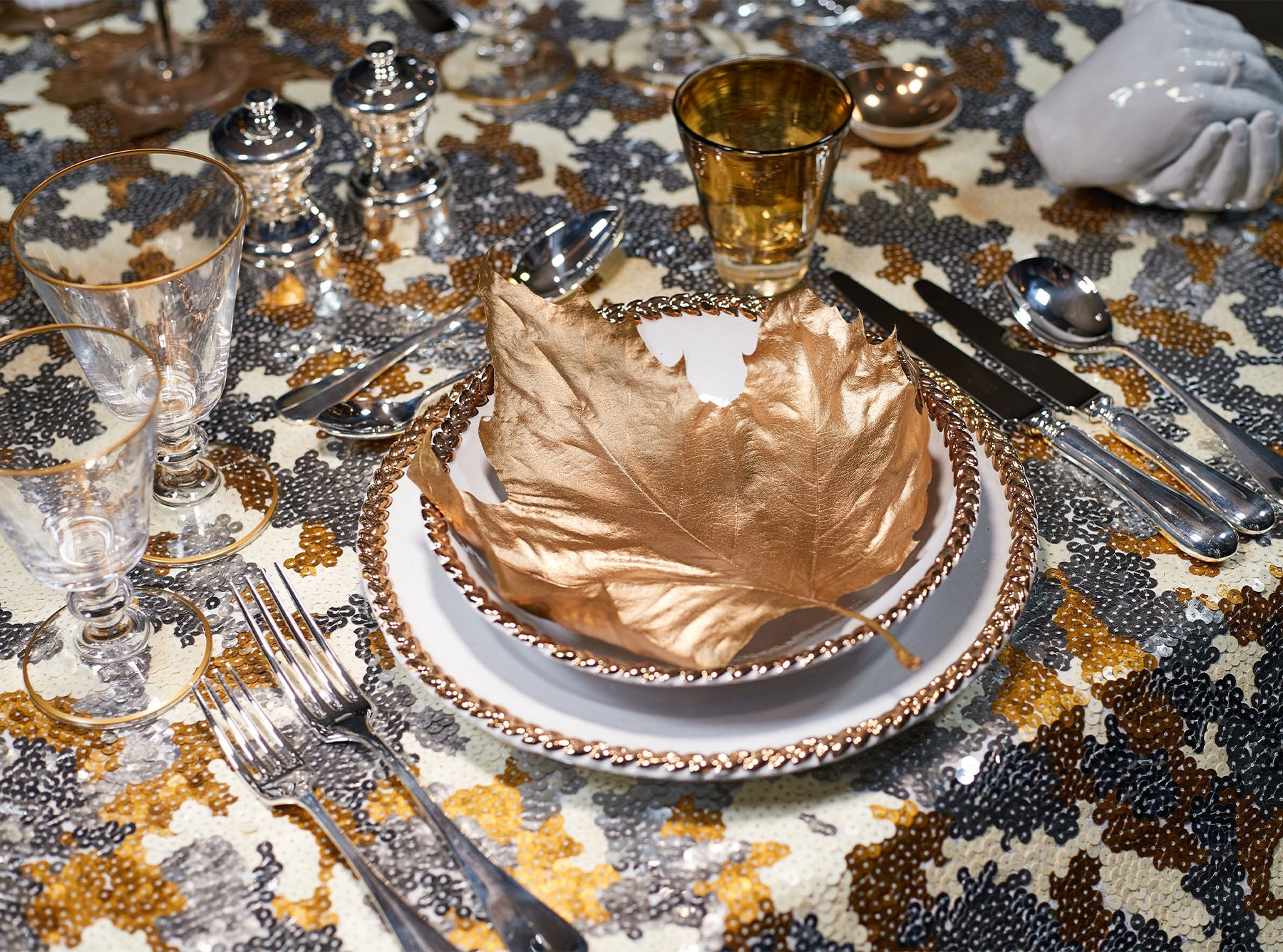 Summerill & Bishop Classic White Wine Glass With Gold Rim, 19cl