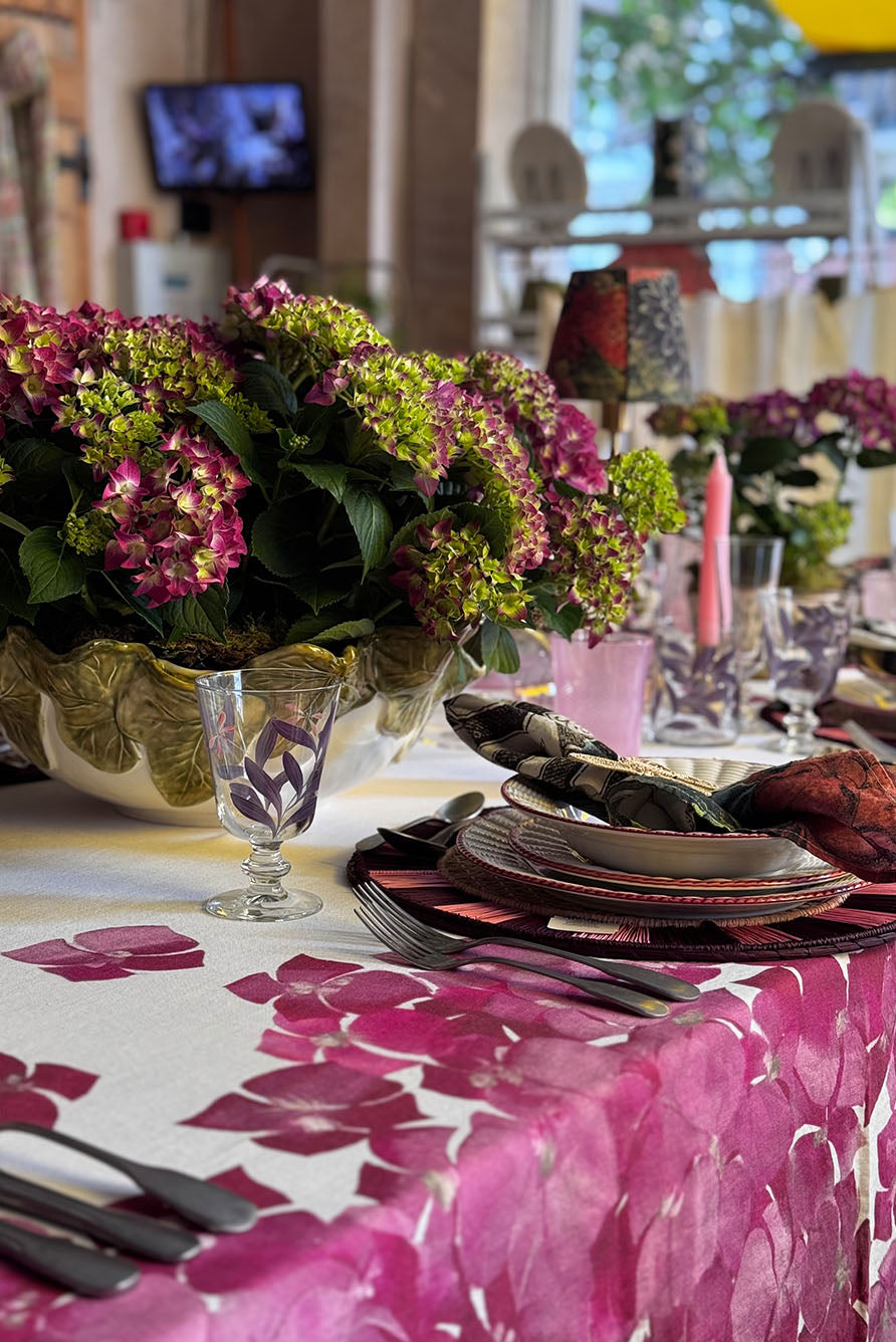 'Hydrangea' Linen Tablecloth in Pink