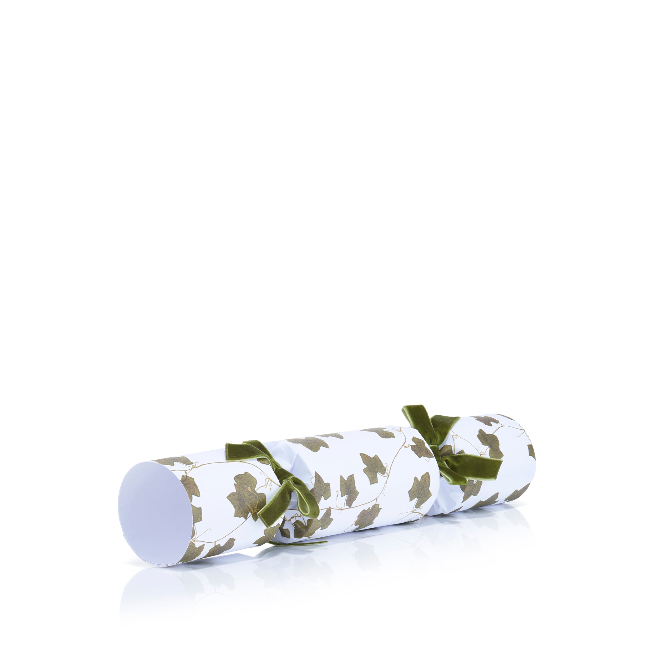 Christmas Crackers with 'Ivy' Print and Green Velvet Bows, Box of 6 (UK ONLY)