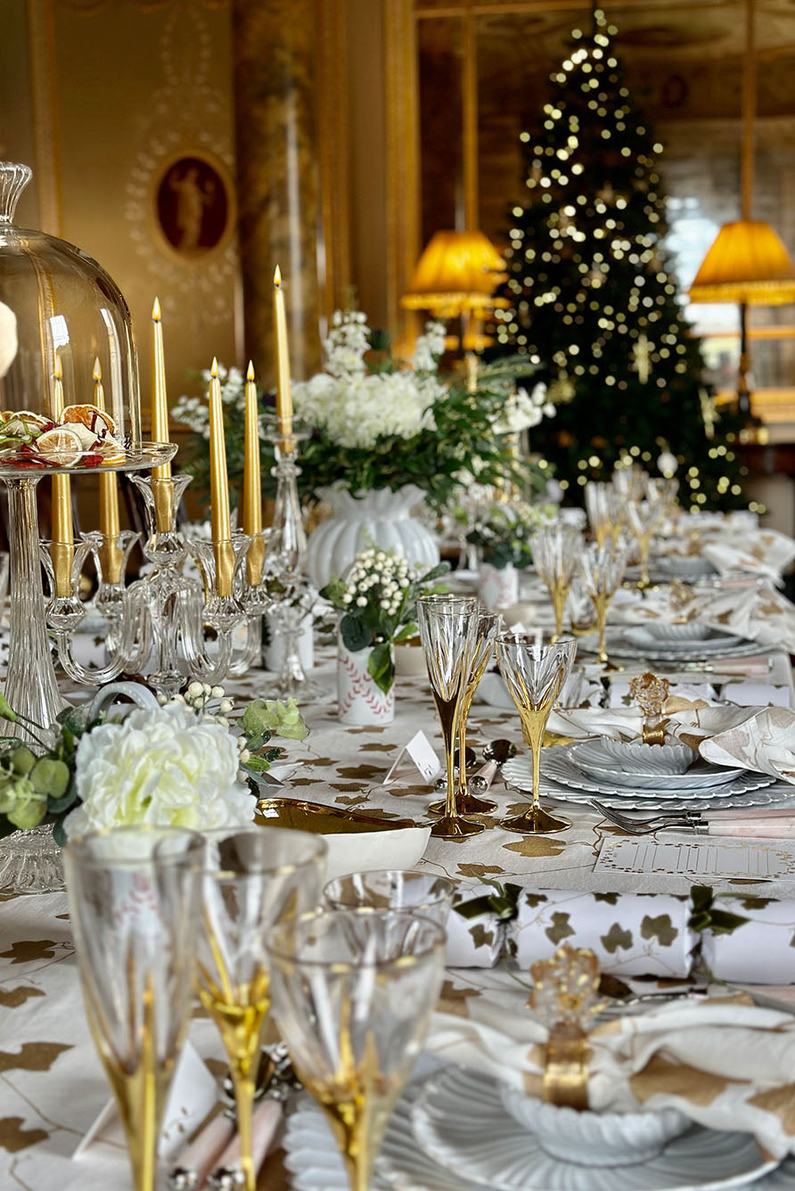 Christmas Crackers with 'Ivy' Print and Green Velvet Bows, Box of 6 (UK ONLY)