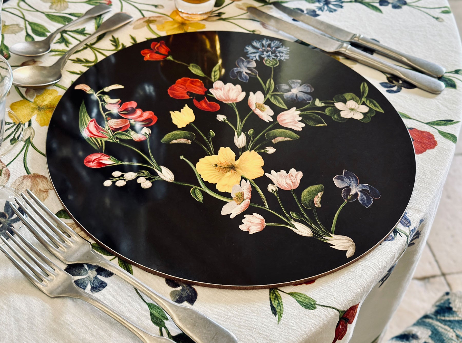 S&B x John Derian 'Botanical Wildflower' Round Cork-Backed Placemat in Black, 34cm