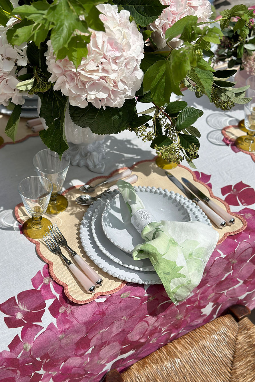 'Lola' Placemat with Scalloped Edge in Pink, 35 x 50cm