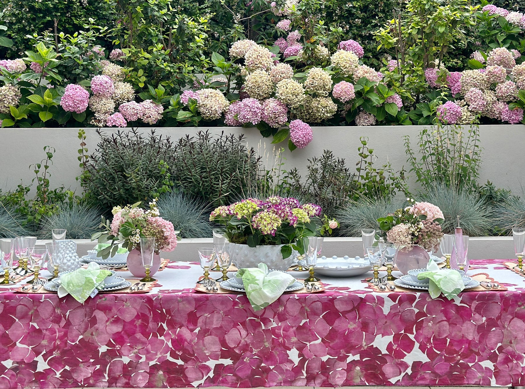 'Lola' Placemat with Scalloped Edge in Pink, 35 x 50cm