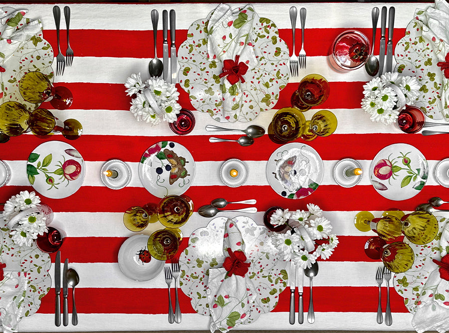 'Fraises des Bois' Scalloped Cork-backed Placemat, 34cm