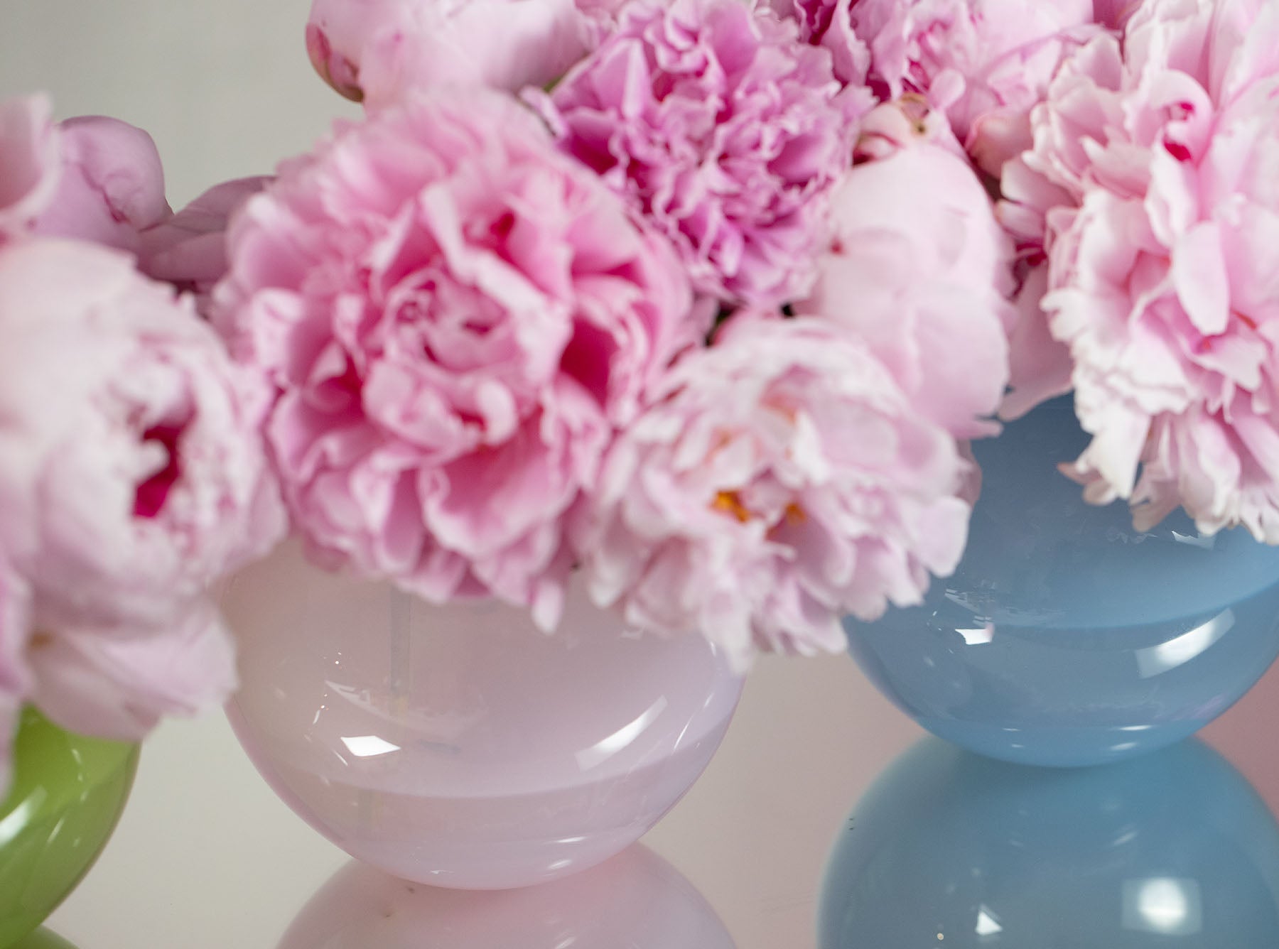 Handblown Glass 'Bumba' Round Vase in Rose Pink, 14cm