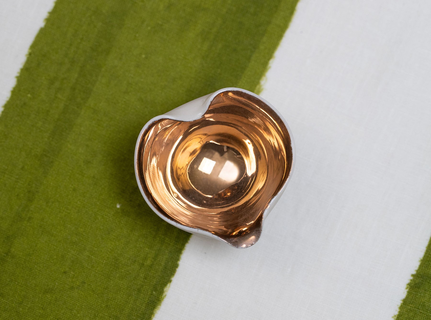 White Porcelain Heart Bowl with Gold Interior, 5cm