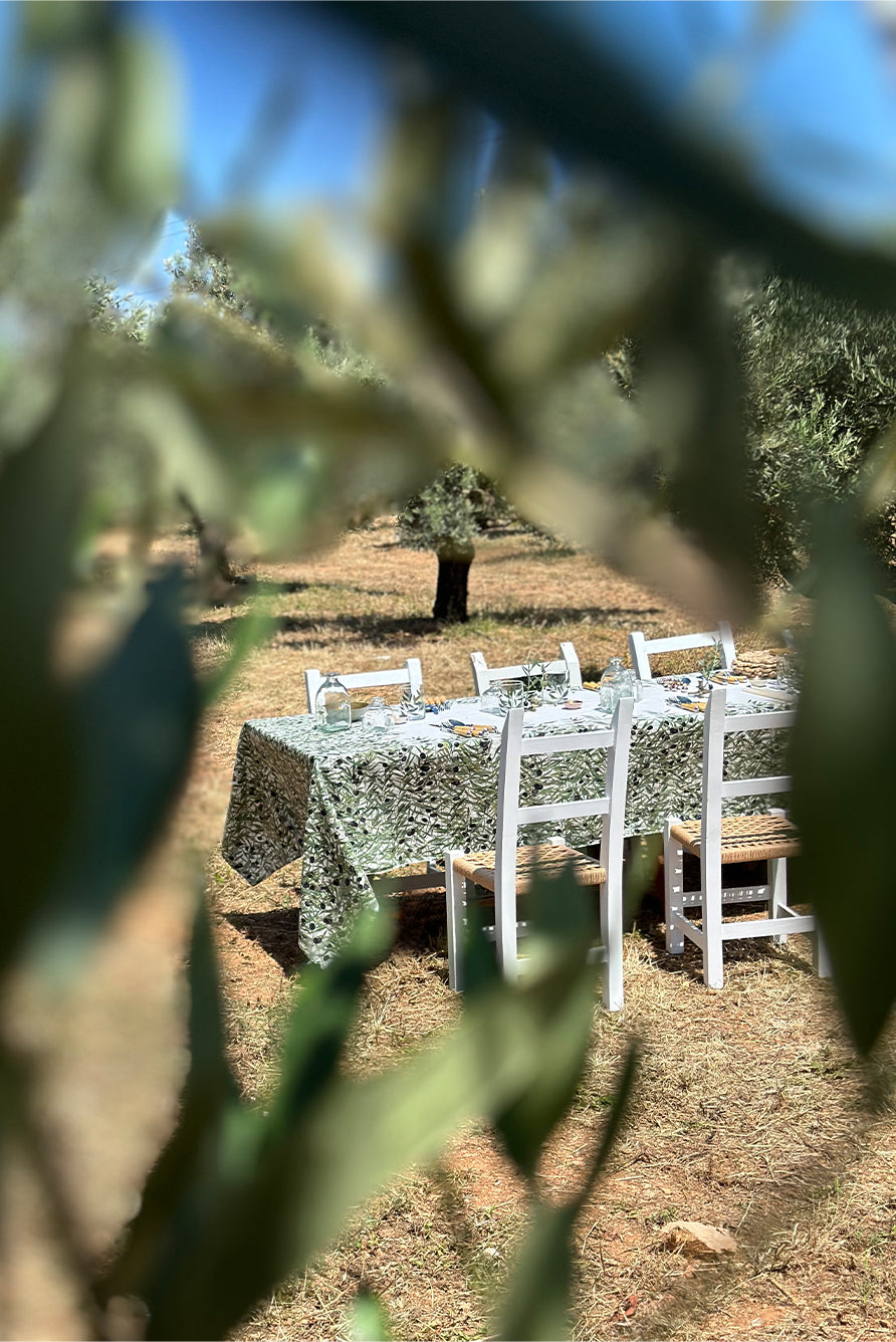 'L'Olivier' Linen Tablecloth in Green
