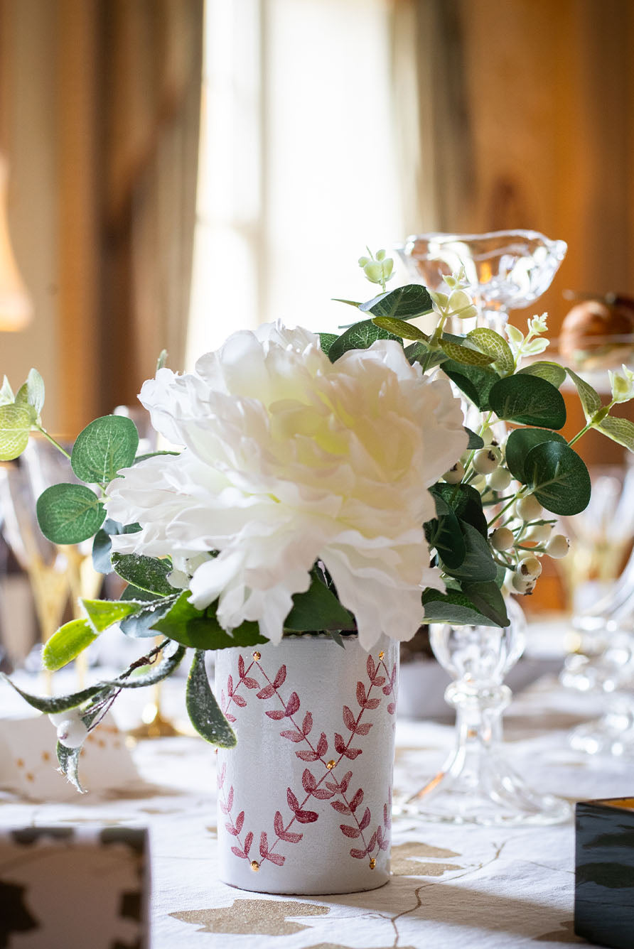 Red Laurel and Gold Dots Diamond Basket, 21cm x 9cm