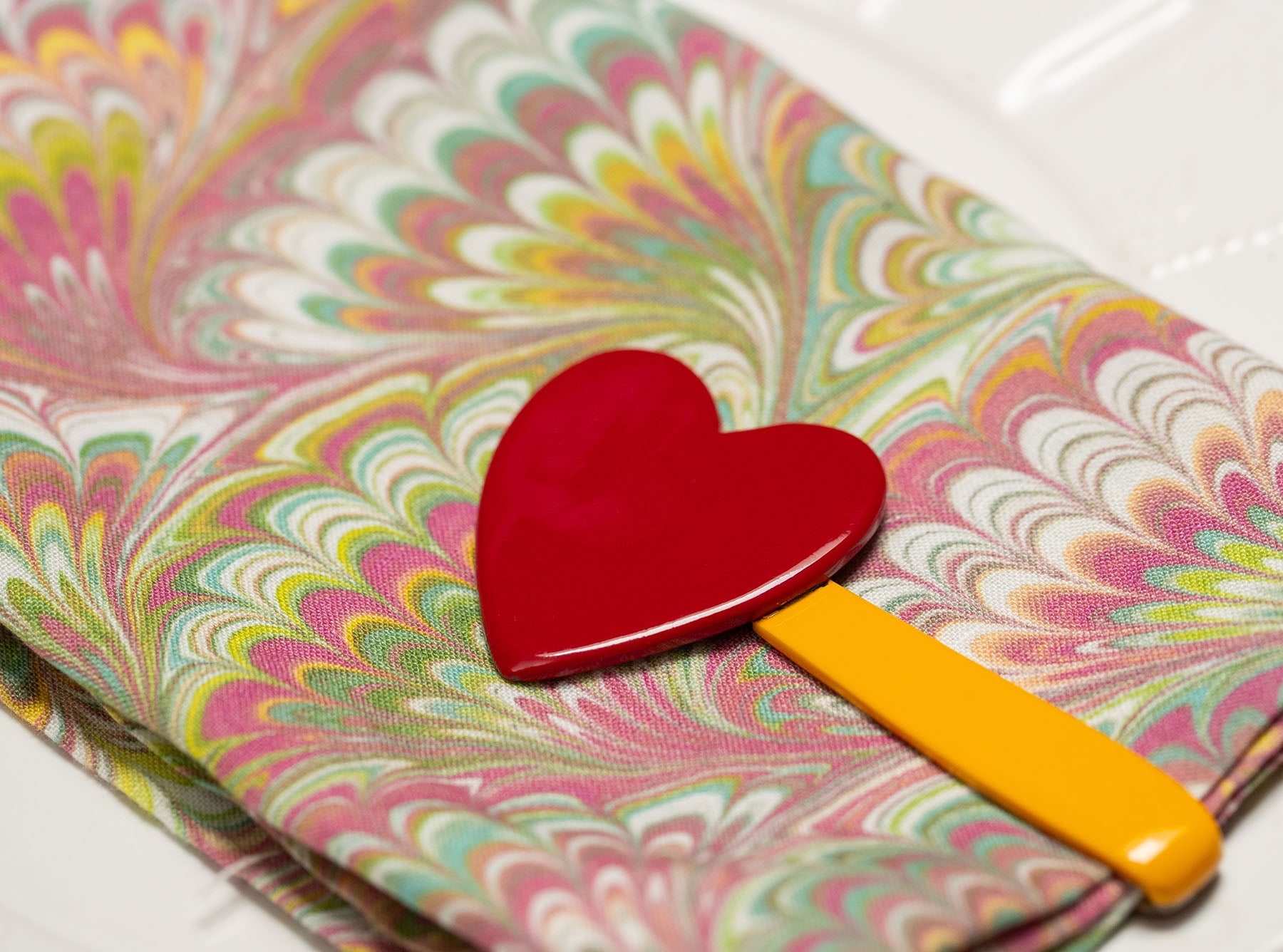 S&B Red Heart Green Napkin Clip