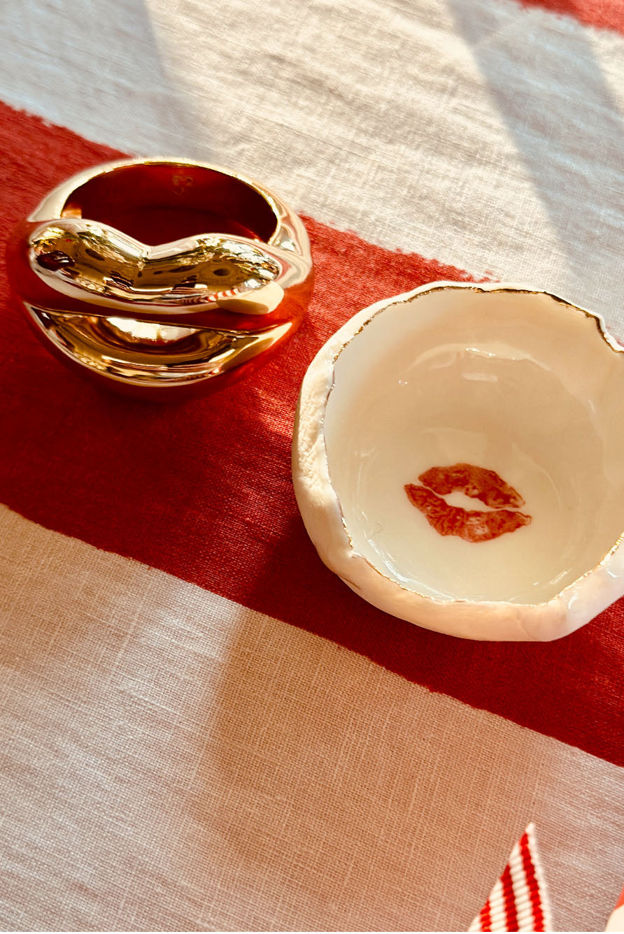 Hotlips Napkin Ring in Gold, 4cm