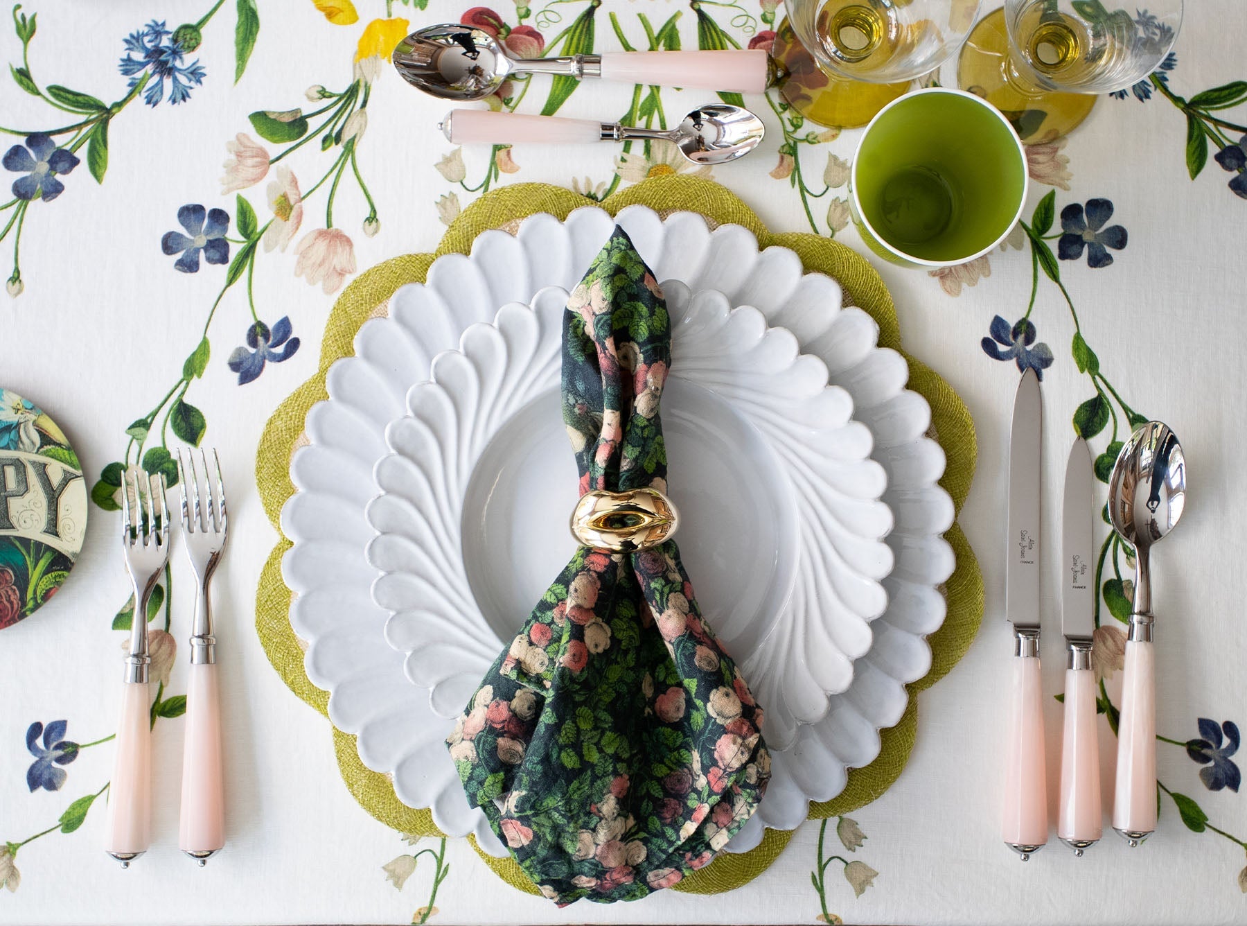 Hotlips Napkin Ring in Gold, 4cm