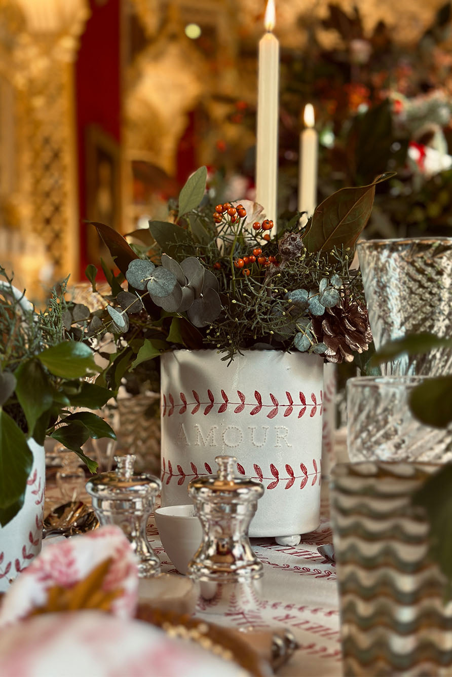 'Amour Bonheur' Linen Tablecloth