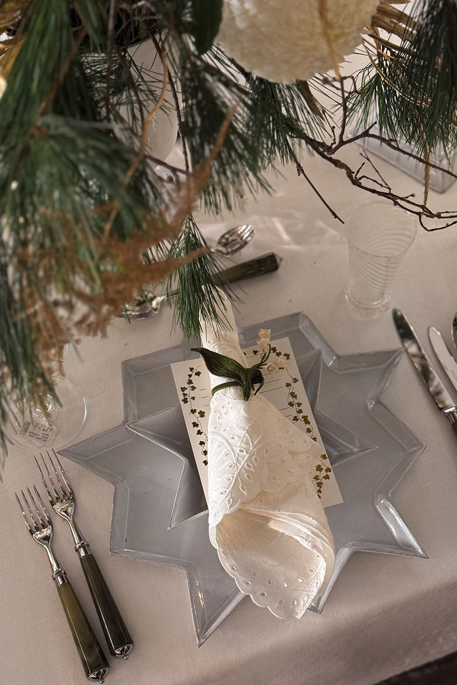 'Broderie Anglaise' White Linen Tablecloth