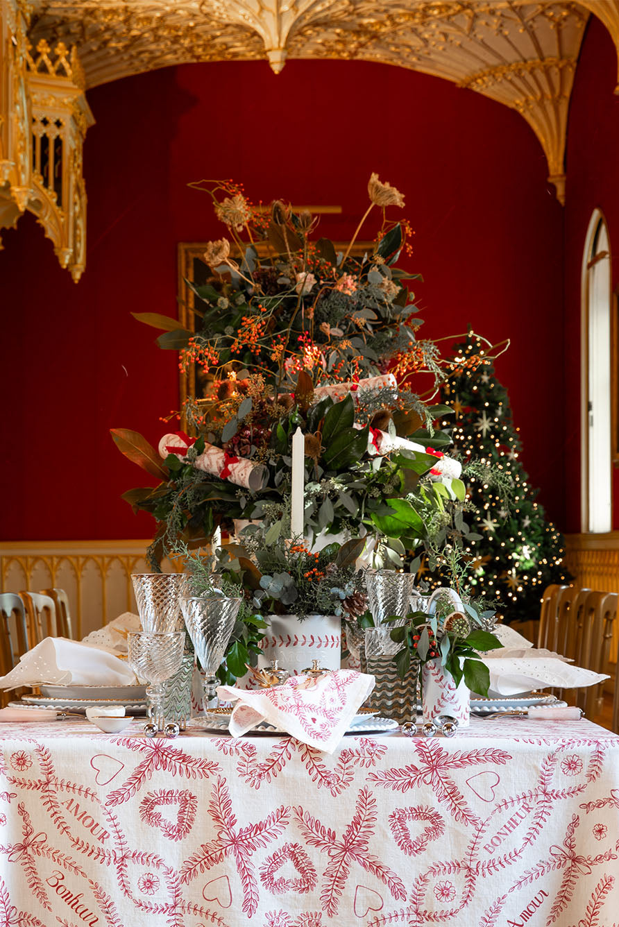'Amour Bonheur' Linen Tablecloth