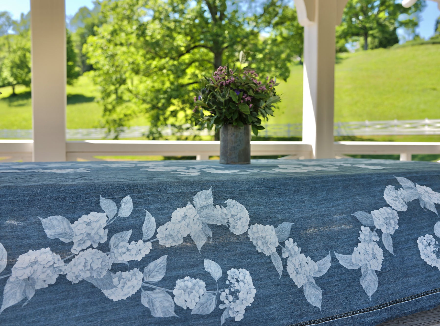 S&B x Blackberry Farm Denim Hydrangea Linen Napkin, 50x50cm