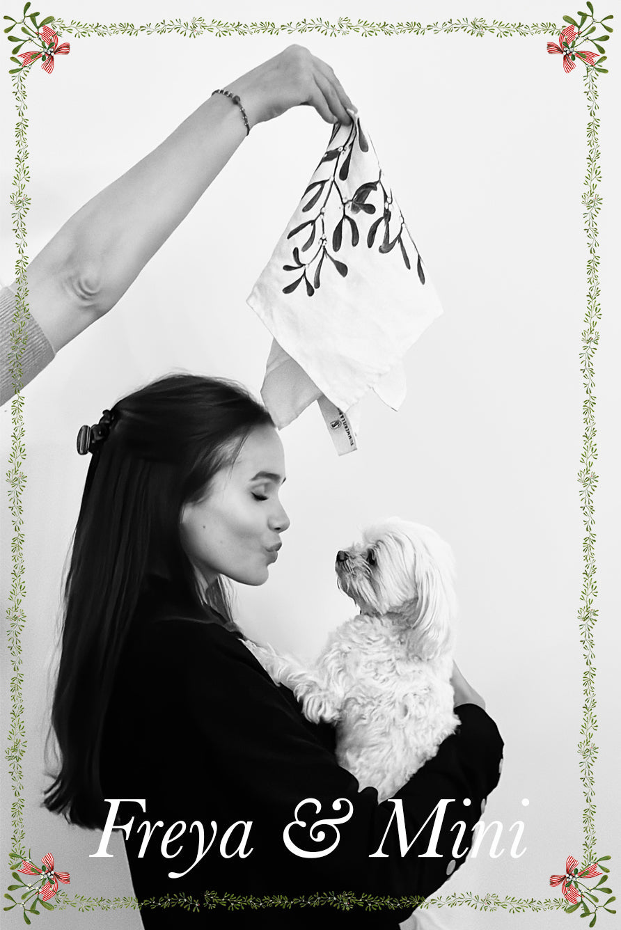 'Mistletoe Kiss' Linen Napkin, 50x50cm