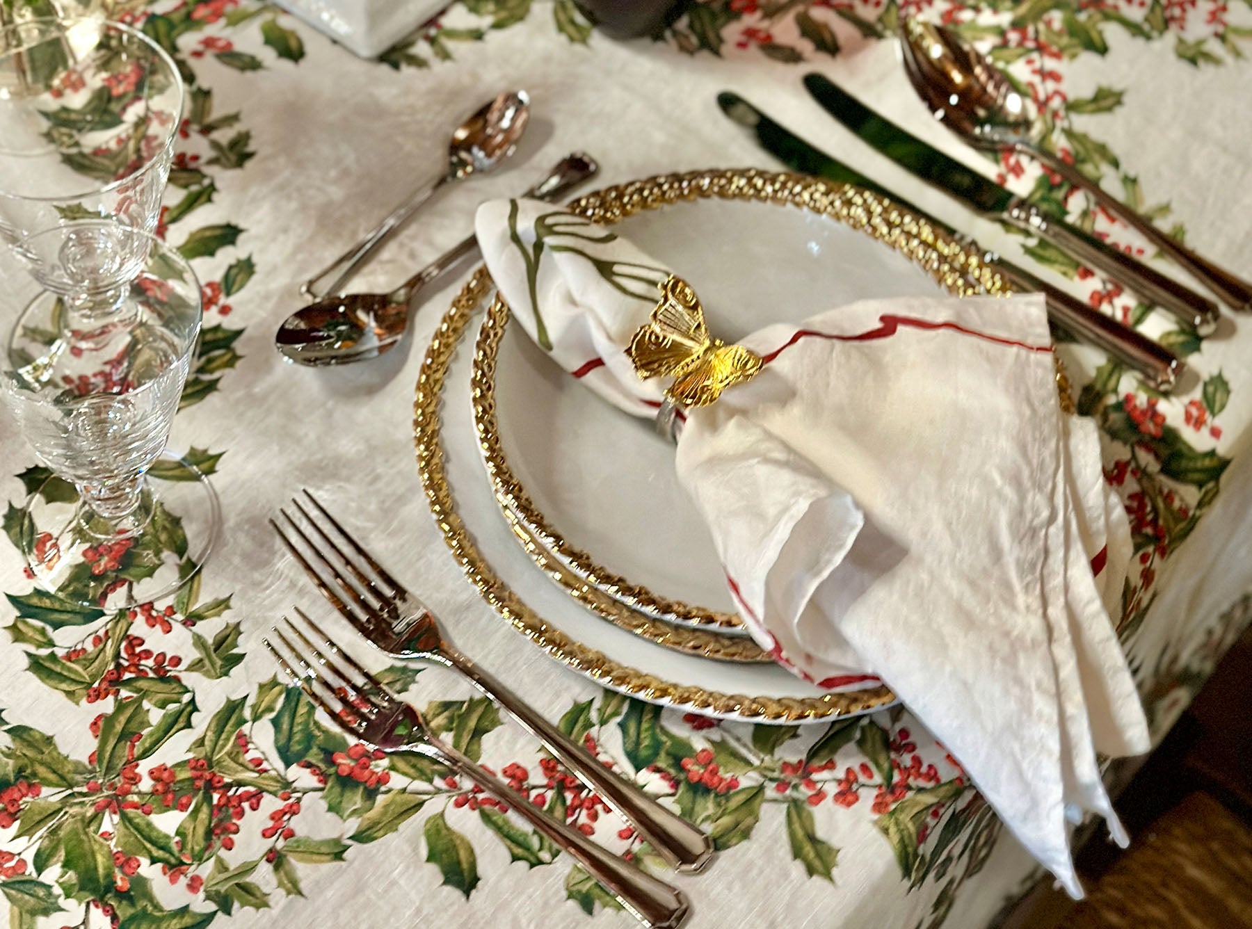'Holly' Linen Tablecloth