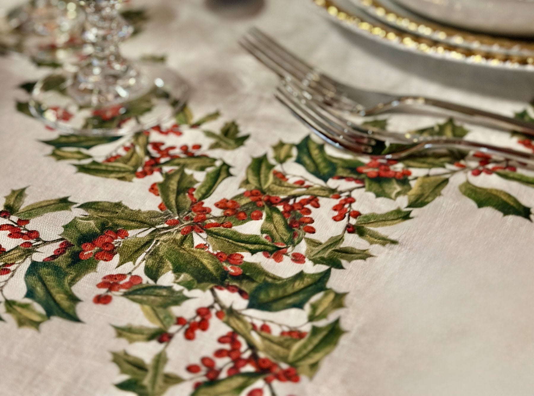 'Holly' Linen Tablecloth