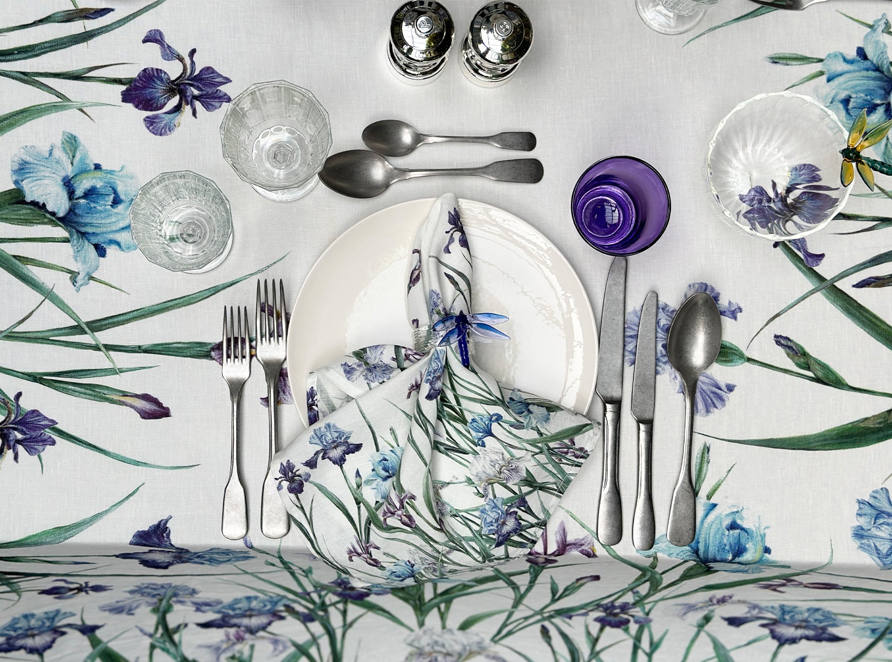 Iris Round Cork-backed Placemat in Violet, 34cm