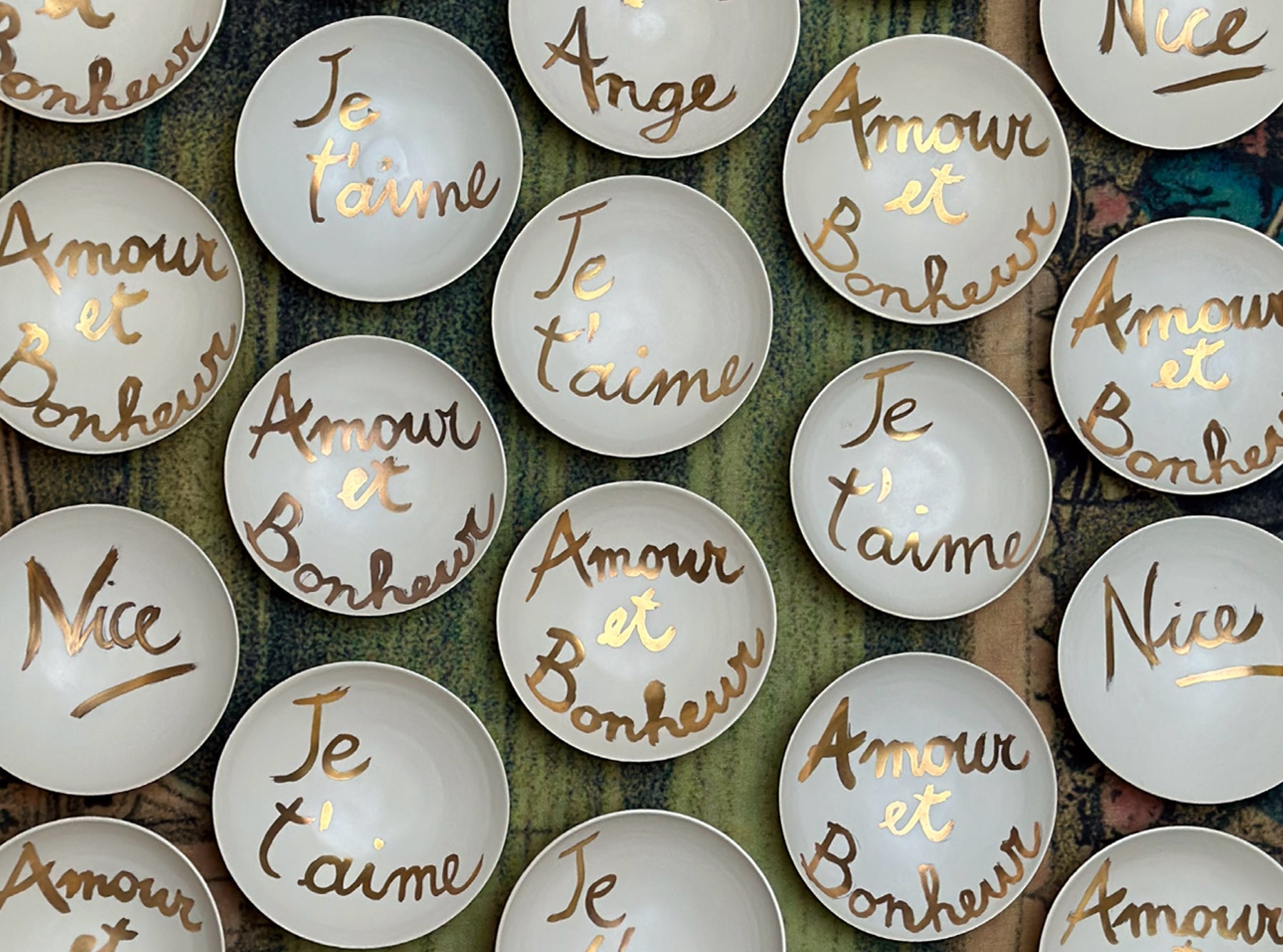 Amour Bonheur Porcelain Bowl in Matte Gold