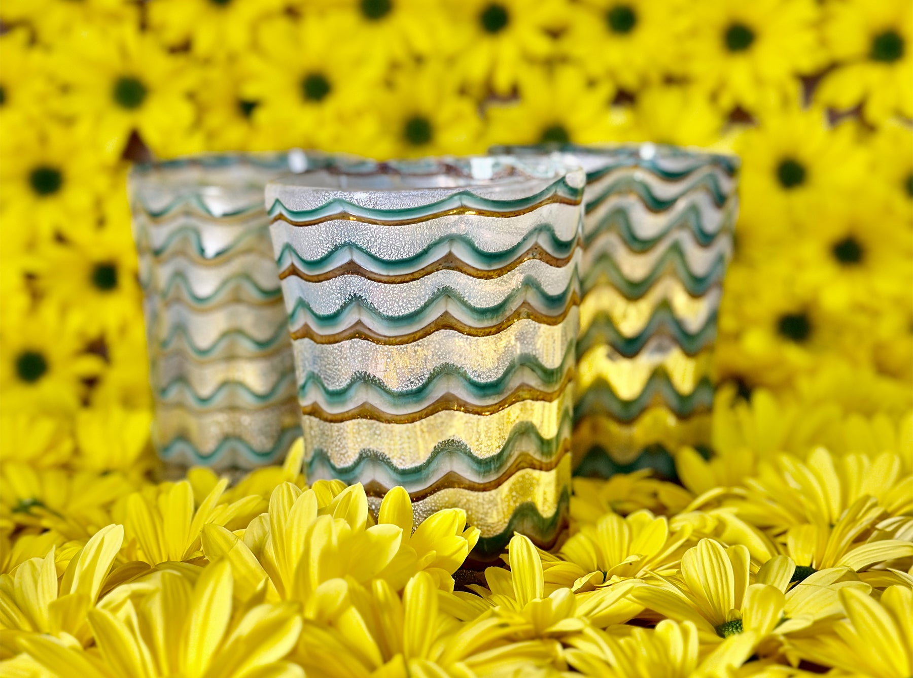 Handblown Murano Glass Wave Tumbler in Green & Gold