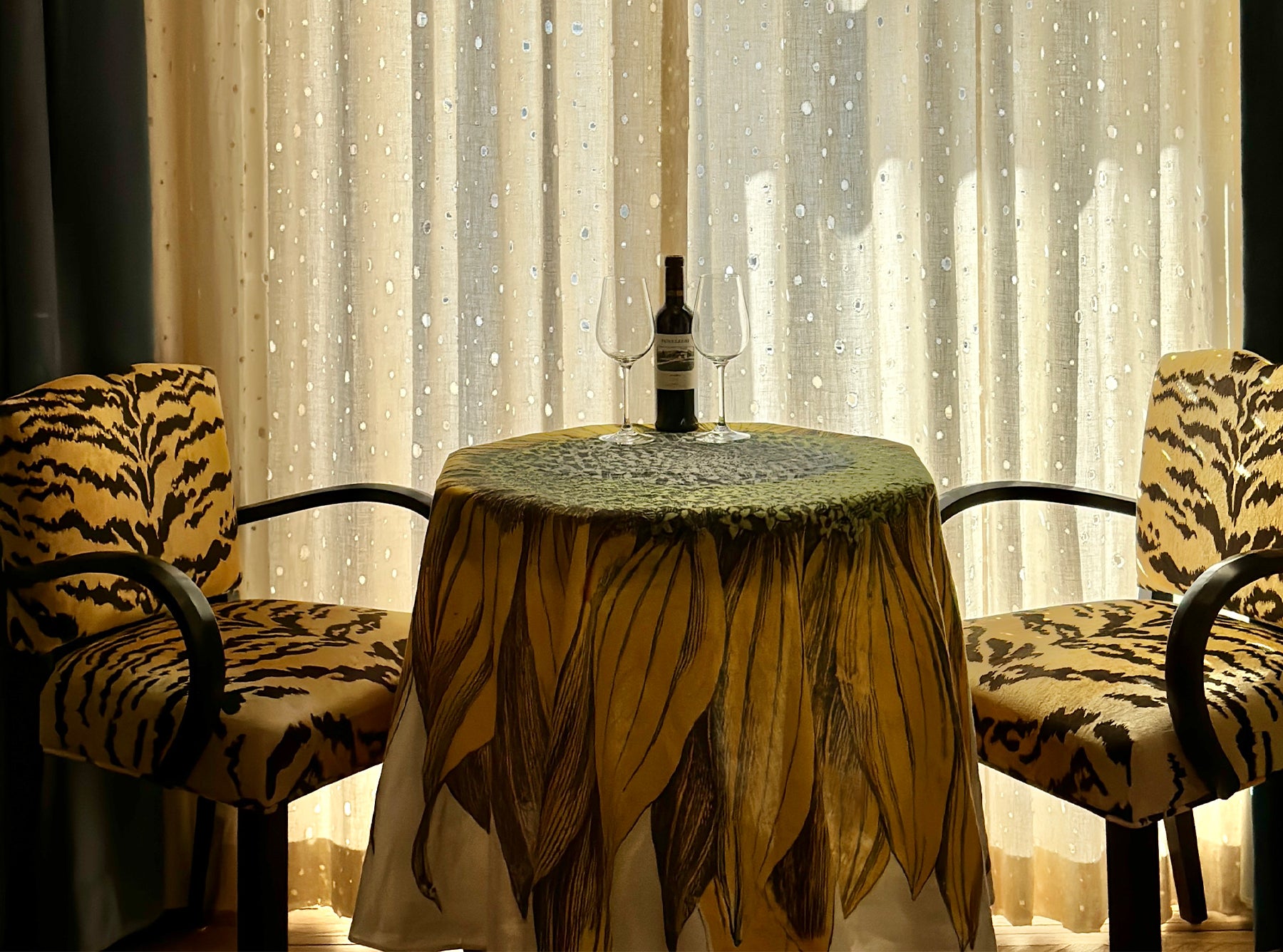 S&B x John Derian 'Sunflower' Round Occasional Linen Tablecloth, 165cm