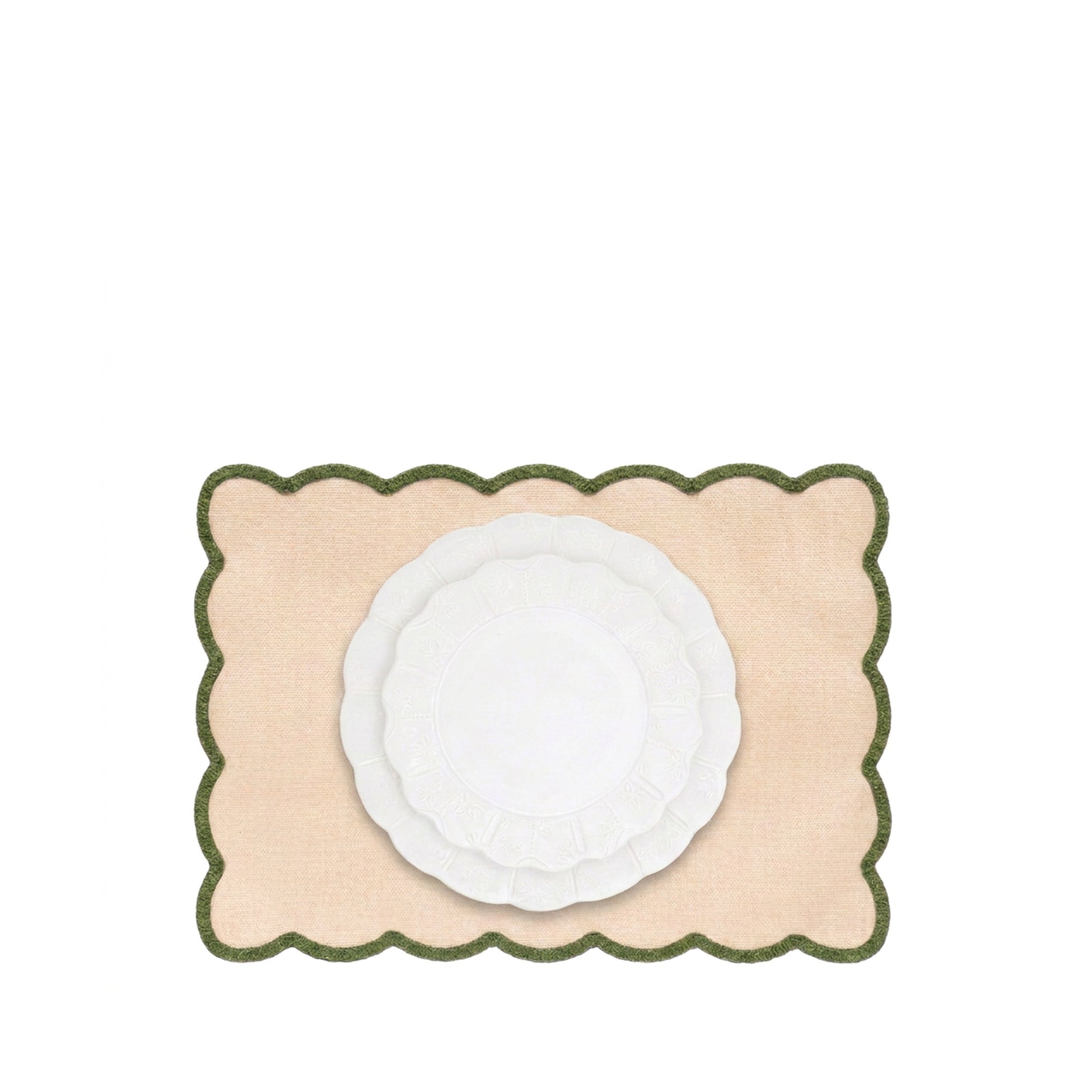 'Lola' Placemat with Scalloped Edge in Green, 35 x 50cm
