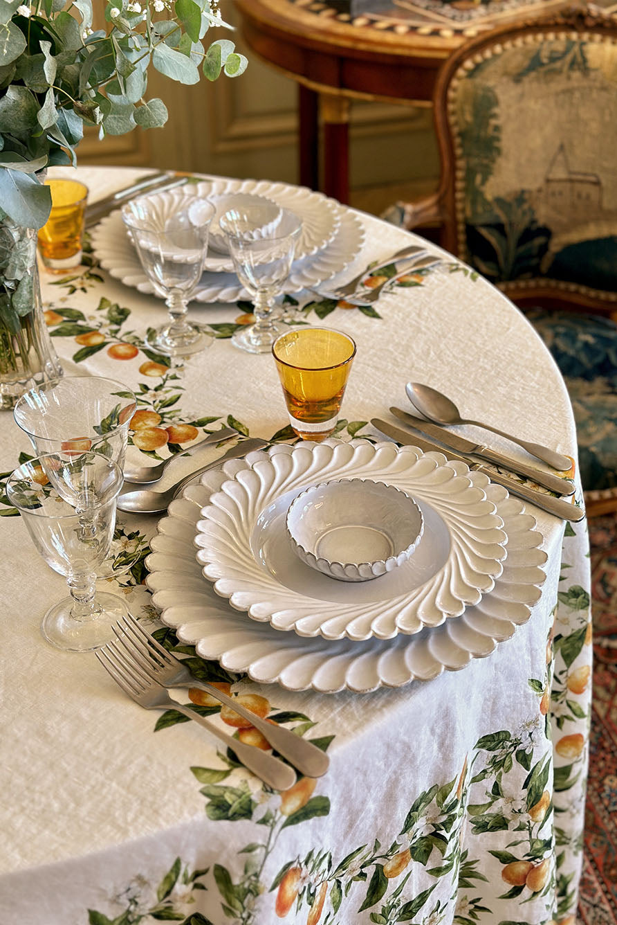 L'Orangerie Round Linen Tablecloth, 260cm