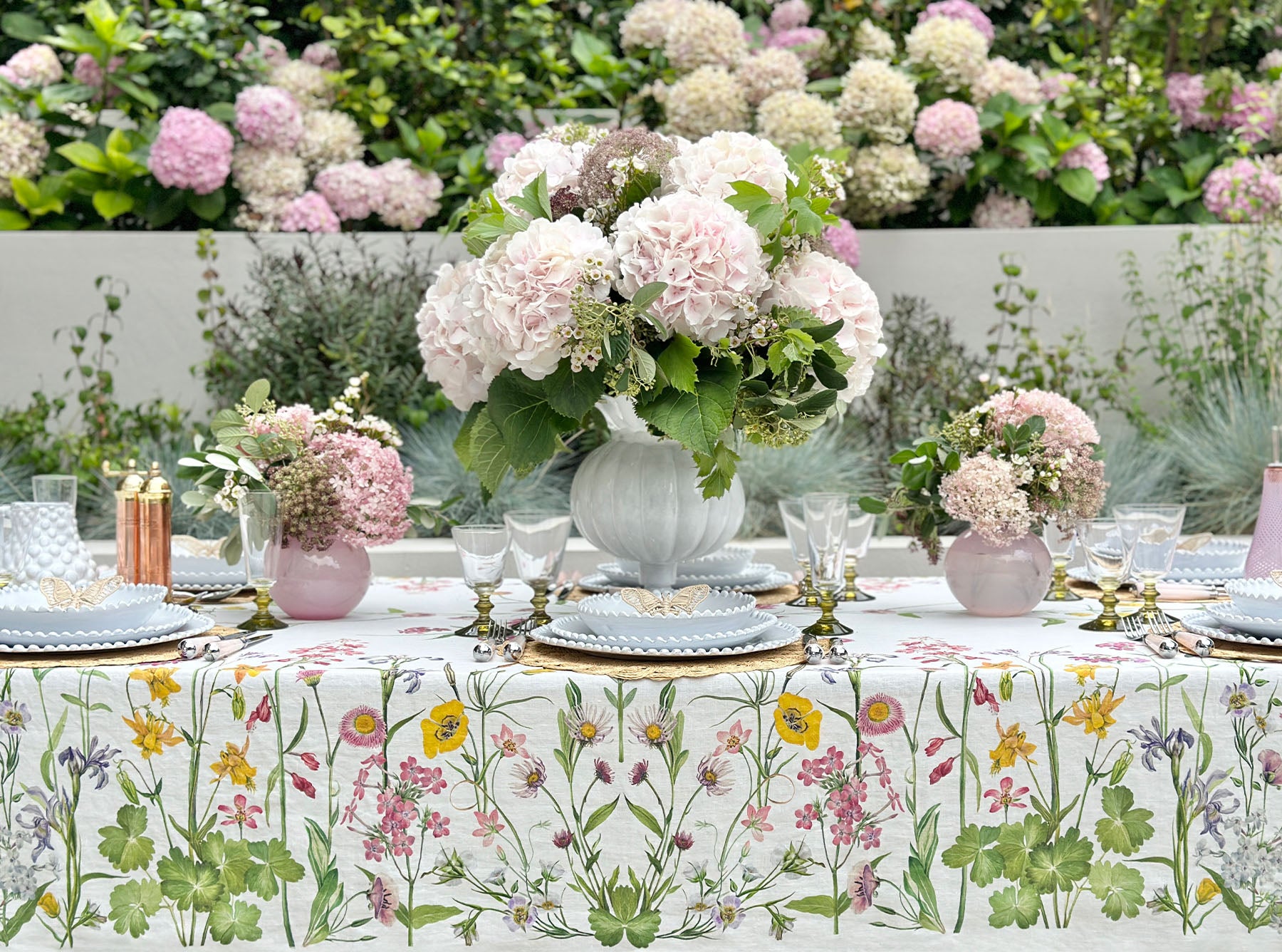 ‘Our June’ Tablescape Bundle - Table for 8 (300cm tablecloth)