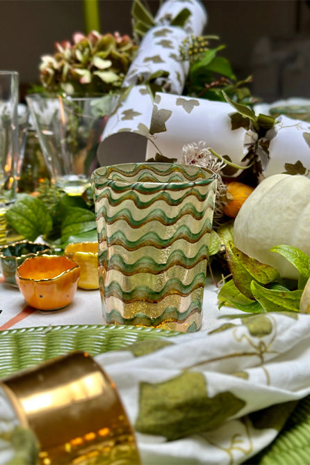 Christmas Crackers with 'Ivy' Print and Green Velvet Bows, Box of 6 (UK ONLY)